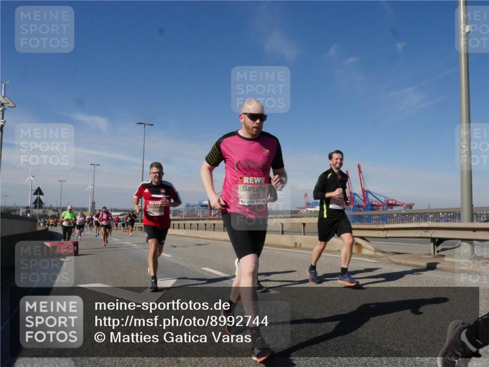 03.10.2025 - Köhlbrandbrückenlauf Matties Gatica Varas http://msf.ph/oto/8992744 03.10.2025 12:44:55 Position 2 4065 meine-sportfotos.de
