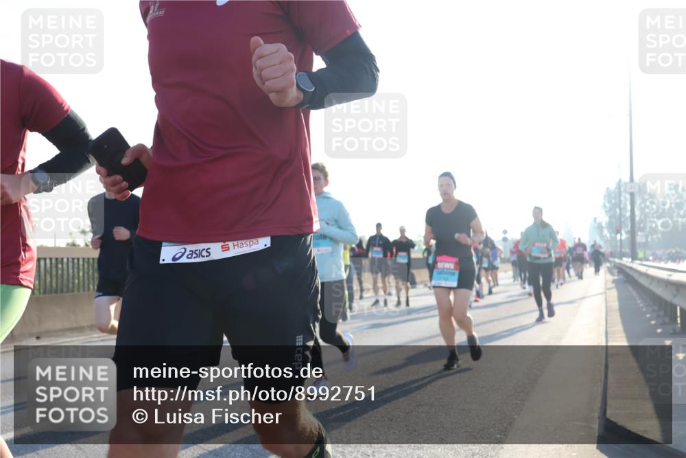 03.10.2025 - Köhlbrandbrückenlauf Luisa Fischer http://msf.ph/oto/8992751 03.10.2025 10:18:29 Position 3  meine-sportfotos.de