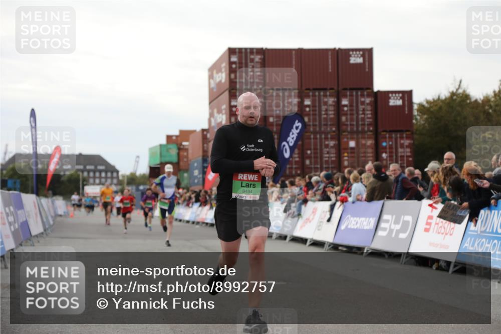 03.10.2025 - Köhlbrandbrückenlauf Yannick Fuchs http://msf.ph/oto/8992757 03.10.2025 16:03:41 Ziel 7409, 8980, 8981, 9484, 9666 meine-sportfotos.de