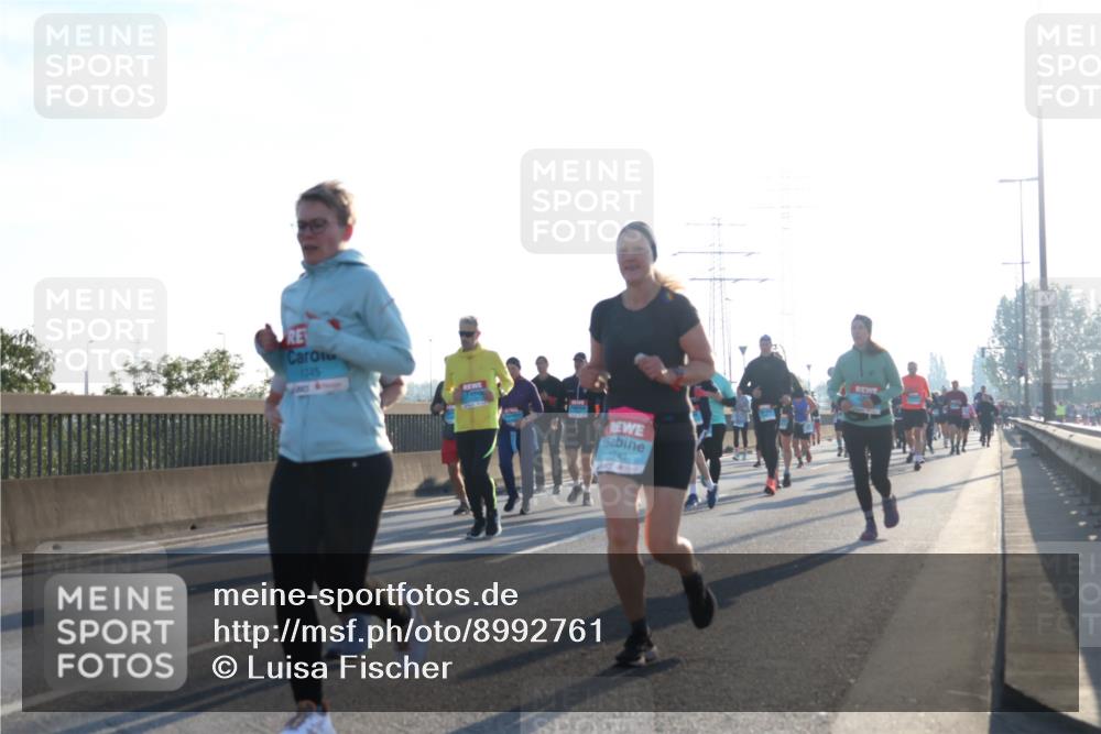 03.10.2025 - Köhlbrandbrückenlauf Luisa Fischer http://msf.ph/oto/8992761 03.10.2025 10:18:30 Position 3 1745, 1743 meine-sportfotos.de