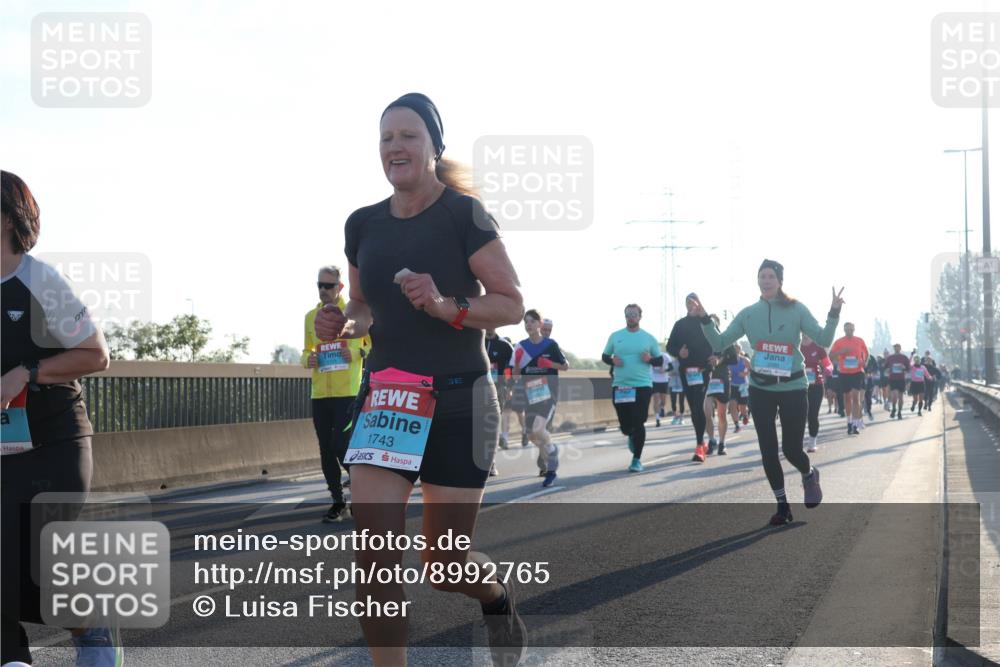 03.10.2025 - Köhlbrandbrückenlauf Luisa Fischer http://msf.ph/oto/8992765 03.10.2025 10:18:30 Position 3 1743, 1 meine-sportfotos.de