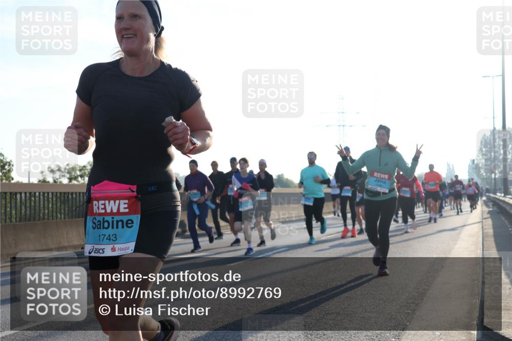 03.10.2025 - Köhlbrandbrückenlauf Luisa Fischer http://msf.ph/oto/8992769 03.10.2025 10:18:31 Position 3 1743 meine-sportfotos.de