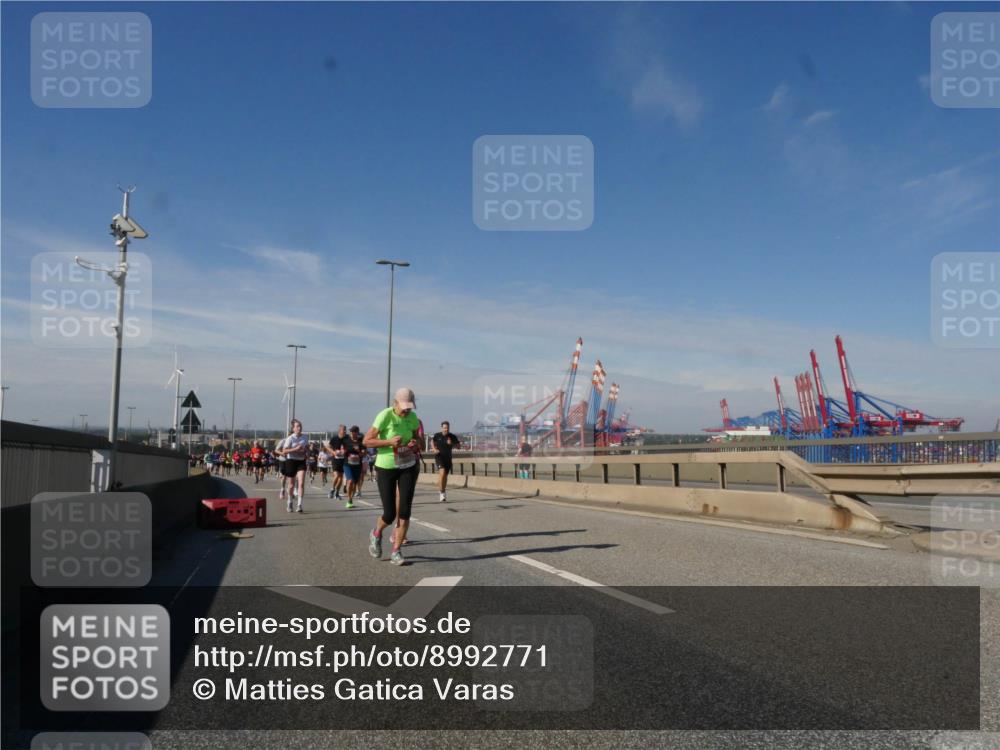 03.10.2025 - Köhlbrandbrückenlauf Matties Gatica Varas http://msf.ph/oto/8992771 03.10.2025 12:44:59 Position 2  meine-sportfotos.de