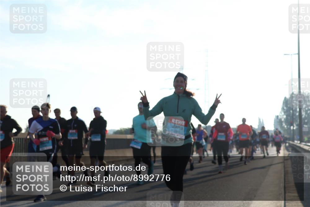 03.10.2025 - Köhlbrandbrückenlauf Luisa Fischer http://msf.ph/oto/8992776 03.10.2025 10:18:31 Position 3 1040 meine-sportfotos.de