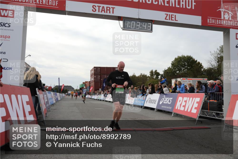 03.10.2025 - Köhlbrandbrückenlauf Yannick Fuchs http://msf.ph/oto/8992789 03.10.2025 16:03:42 Ziel 7409, 8980, 8981, 9484, 9666, 9730 meine-sportfotos.de