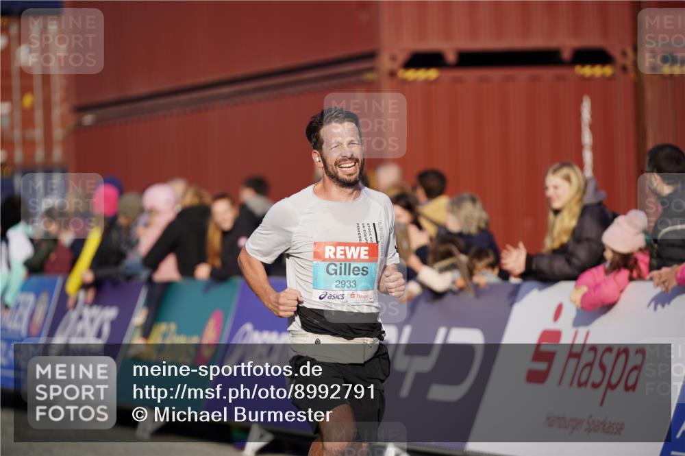 03.10.2025 - Köhlbrandbrückenlauf Michael Burmester http://msf.ph/oto/8992791 03.10.2025 09:52:46 Ziel 2933, 3269, 3712 meine-sportfotos.de