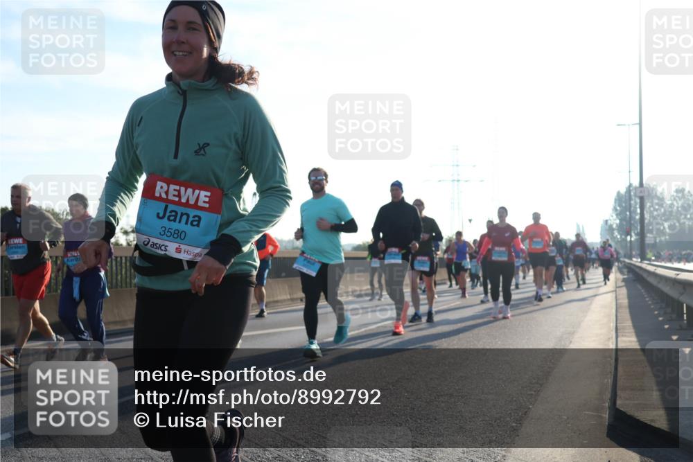 03.10.2025 - Köhlbrandbrückenlauf Luisa Fischer http://msf.ph/oto/8992792 03.10.2025 10:18:33 Position 3 3580 meine-sportfotos.de
