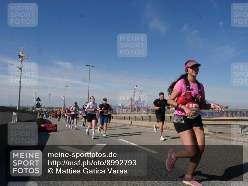 03.10.2025 - Köhlbrandbrückenlauf Matties Gatica Varas http://msf.ph/oto/8992793 03.10.2025 12:45:02 Position 2 4315 meine-sportfotos.de