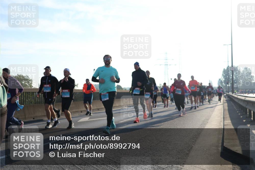 03.10.2025 - Köhlbrandbrückenlauf Luisa Fischer http://msf.ph/oto/8992794 03.10.2025 10:18:33 Position 3  meine-sportfotos.de