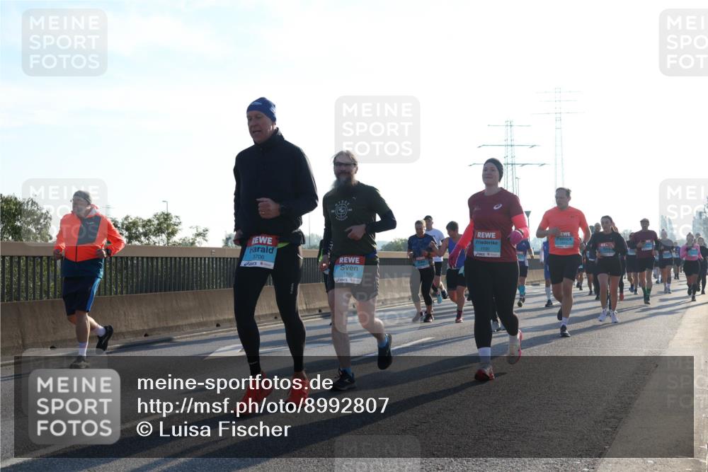 03.10.2025 - Köhlbrandbrückenlauf Luisa Fischer http://msf.ph/oto/8992807 03.10.2025 10:18:34 Position 3 3706, 1390, 1591 meine-sportfotos.de