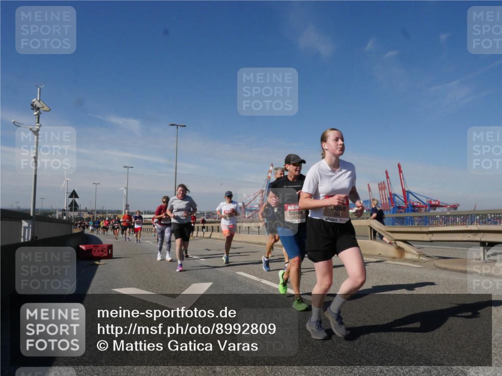 03.10.2025 - Köhlbrandbrückenlauf Matties Gatica Varas http://msf.ph/oto/8992809 03.10.2025 12:45:04 Position 2 4325, 5941 meine-sportfotos.de