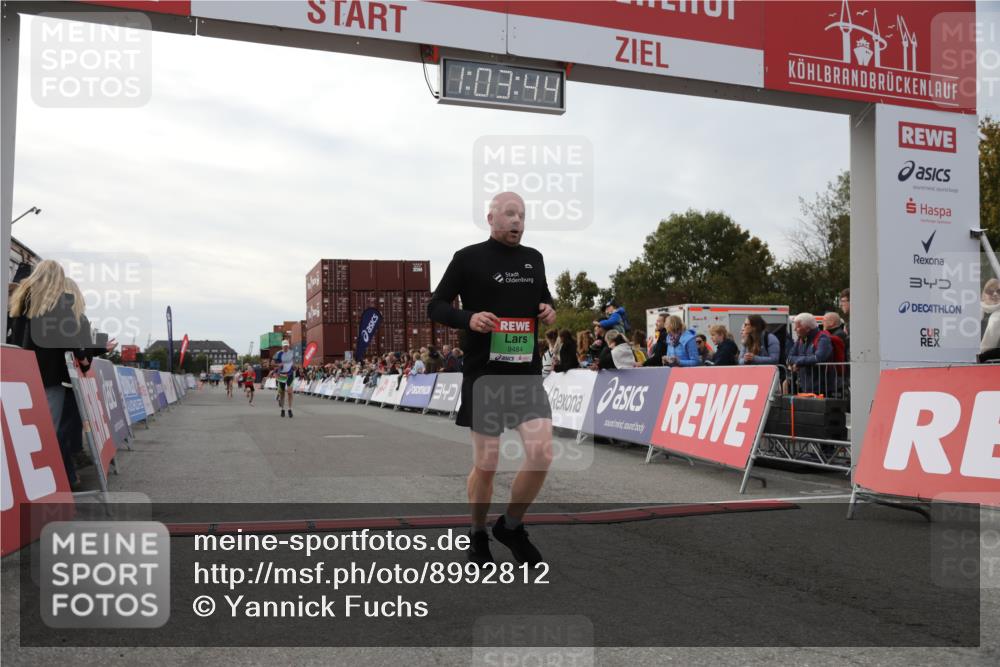 03.10.2025 - Köhlbrandbrückenlauf Yannick Fuchs http://msf.ph/oto/8992812 03.10.2025 16:03:42 Ziel 7409, 8980, 8981, 9484, 9666, 9730 meine-sportfotos.de
