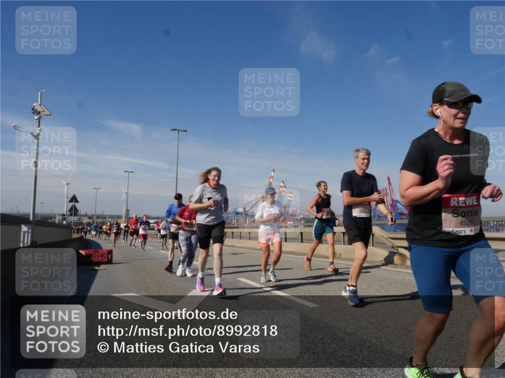 03.10.2025 - Köhlbrandbrückenlauf Matties Gatica Varas http://msf.ph/oto/8992818 03.10.2025 12:45:05 Position 2 4325 meine-sportfotos.de