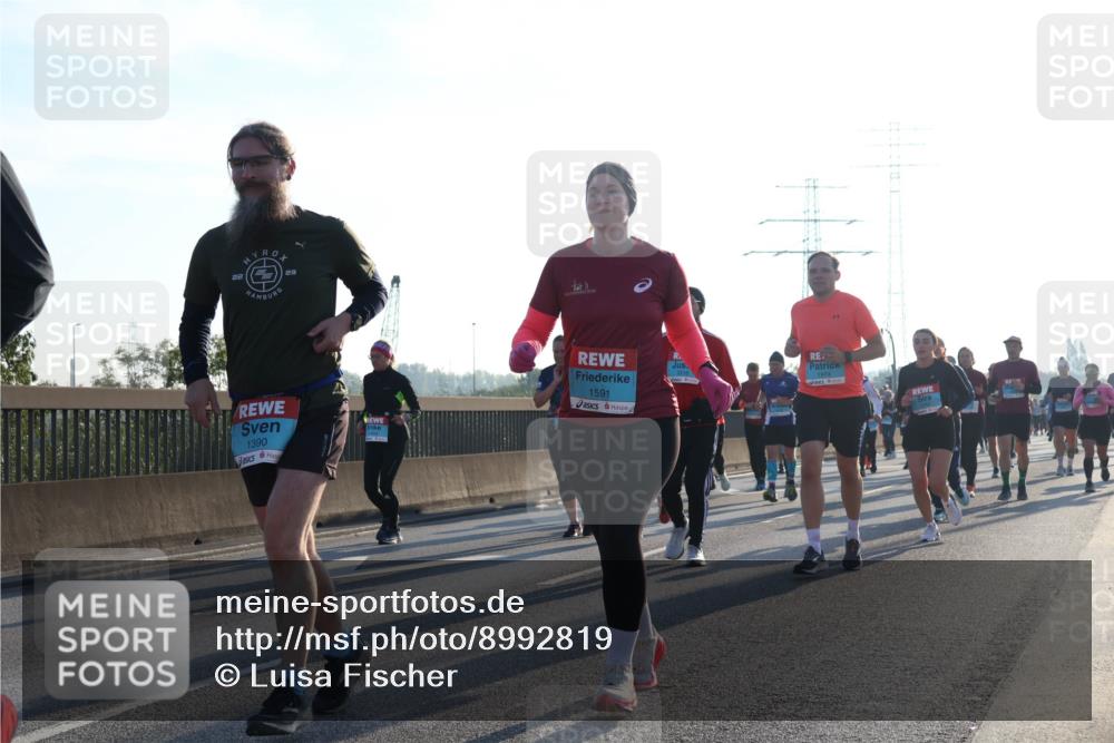 03.10.2025 - Köhlbrandbrückenlauf Luisa Fischer http://msf.ph/oto/8992819 03.10.2025 10:18:35 Position 3 1390, 1591, 3216 meine-sportfotos.de
