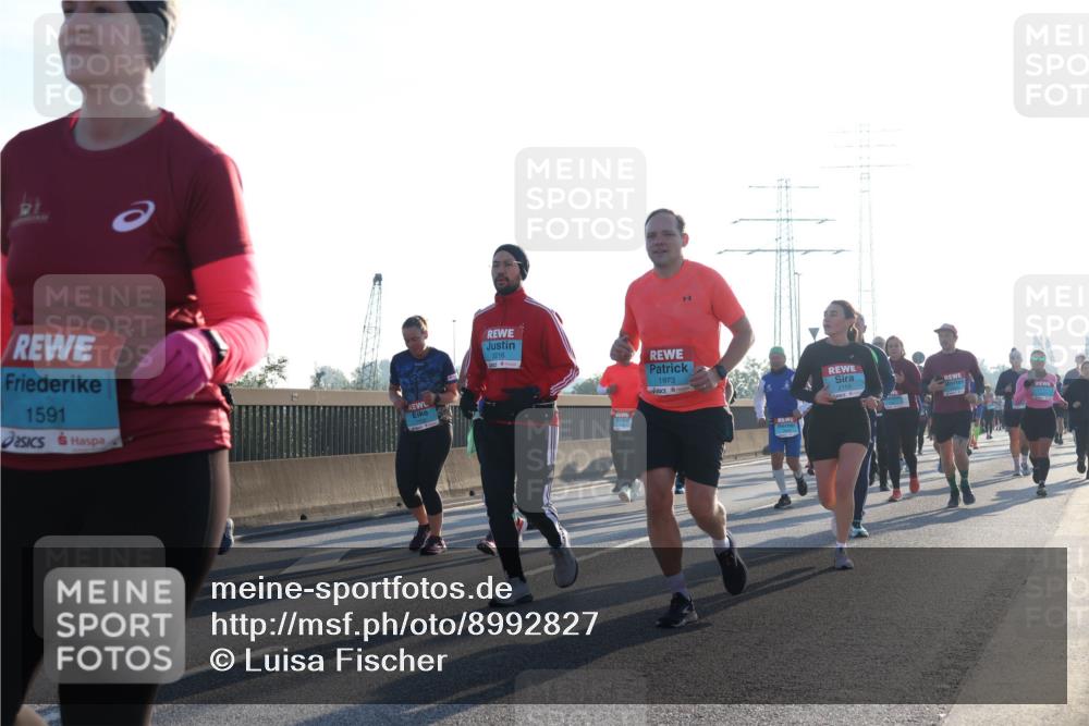 03.10.2025 - Köhlbrandbrückenlauf Luisa Fischer http://msf.ph/oto/8992827 03.10.2025 10:18:36 Position 3 1591, 3216, 1973, 2155 meine-sportfotos.de