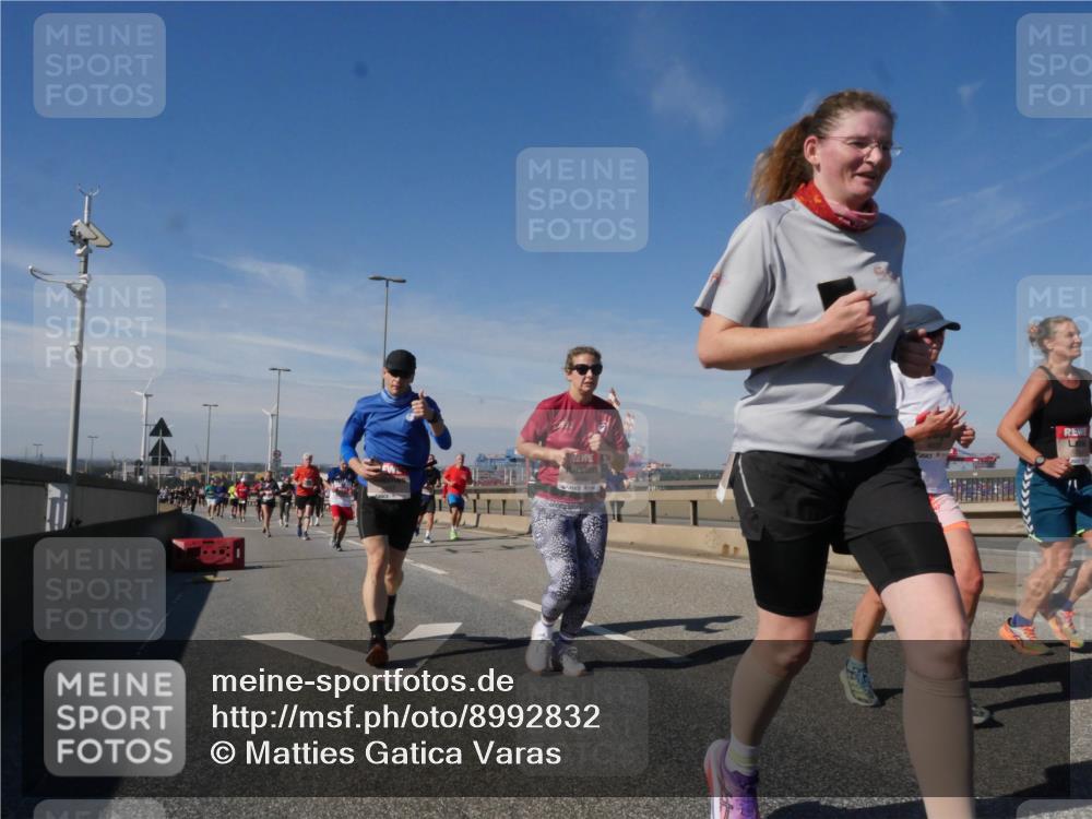 03.10.2025 - Köhlbrandbrückenlauf Matties Gatica Varas http://msf.ph/oto/8992832 03.10.2025 12:45:06 Position 2  meine-sportfotos.de