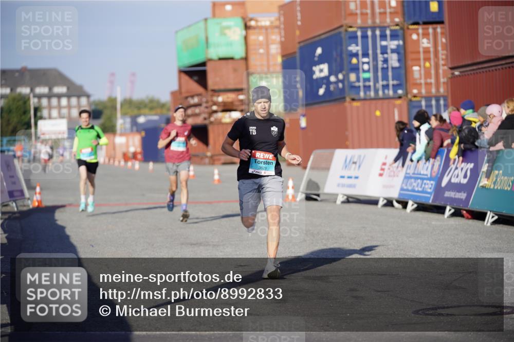 03.10.2025 - Köhlbrandbrückenlauf Michael Burmester http://msf.ph/oto/8992833 03.10.2025 09:52:50 Ziel 1035, 2933, 3269, 3629 meine-sportfotos.de