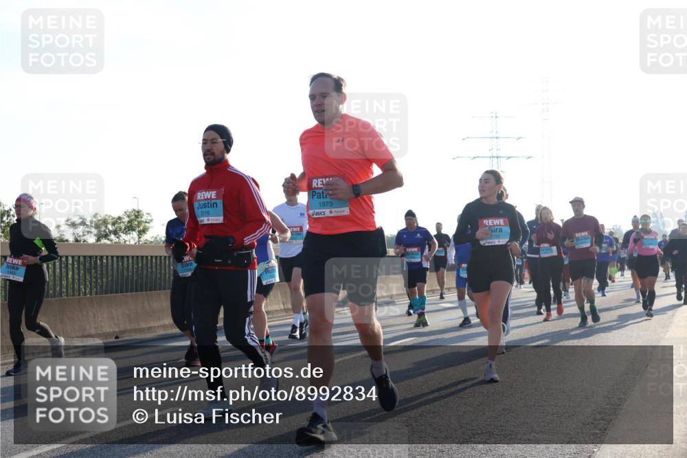 03.10.2025 - Köhlbrandbrückenlauf Luisa Fischer http://msf.ph/oto/8992834 03.10.2025 10:18:37 Position 3 3216, 1973, 155 meine-sportfotos.de