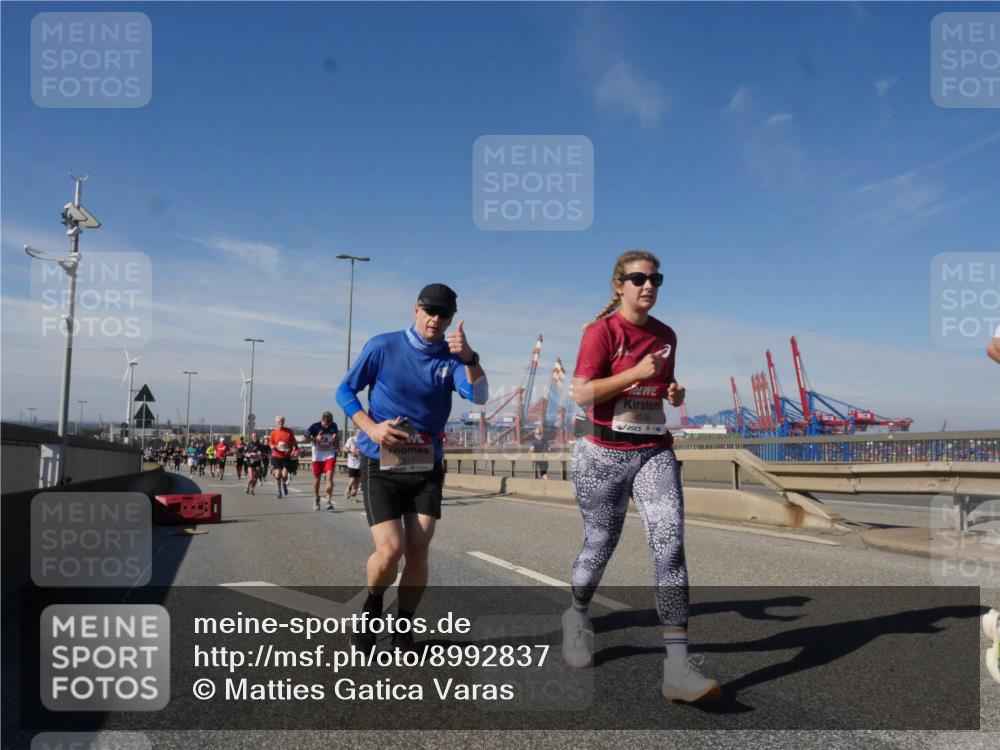 03.10.2025 - Köhlbrandbrückenlauf Matties Gatica Varas http://msf.ph/oto/8992837 03.10.2025 12:45:06 Position 2 6517, 4538 meine-sportfotos.de
