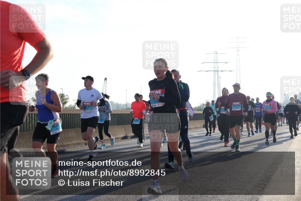 03.10.2025 - Köhlbrandbrückenlauf Luisa Fischer http://msf.ph/oto/8992845 03.10.2025 10:18:38 Position 3 1531, 2155 meine-sportfotos.de