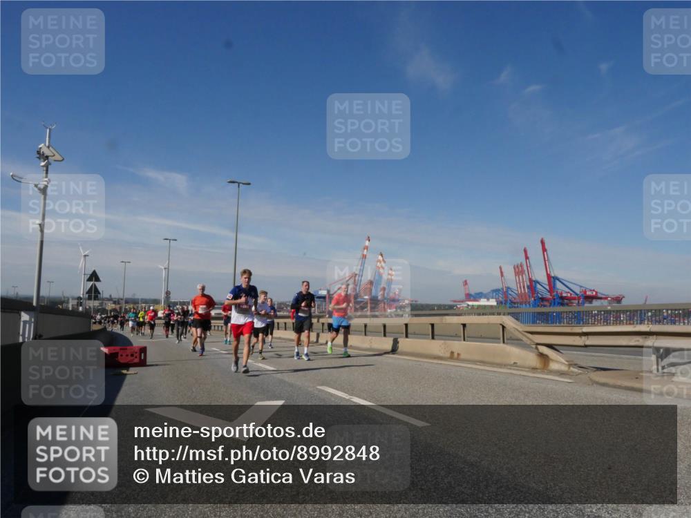 03.10.2025 - Köhlbrandbrückenlauf Matties Gatica Varas http://msf.ph/oto/8992848 03.10.2025 12:45:08 Position 2  meine-sportfotos.de