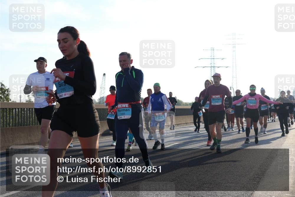 03.10.2025 - Köhlbrandbrückenlauf Luisa Fischer http://msf.ph/oto/8992851 03.10.2025 10:18:39 Position 3 3157, 2155, 1805 meine-sportfotos.de