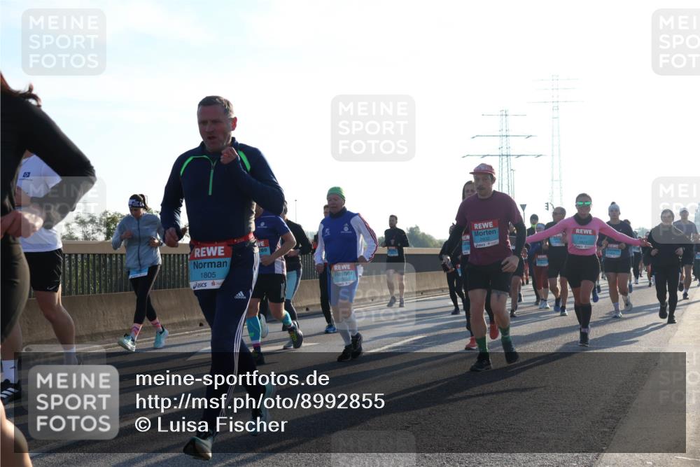03.10.2025 - Köhlbrandbrückenlauf Luisa Fischer http://msf.ph/oto/8992855 03.10.2025 10:18:39 Position 3 3827, 1805 meine-sportfotos.de