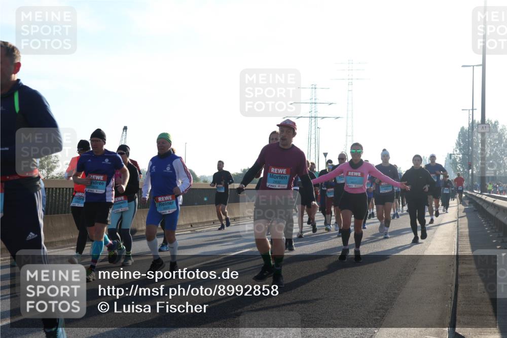 03.10.2025 - Köhlbrandbrückenlauf Luisa Fischer http://msf.ph/oto/8992858 03.10.2025 10:18:39 Position 3 1436, 2832, 1 meine-sportfotos.de