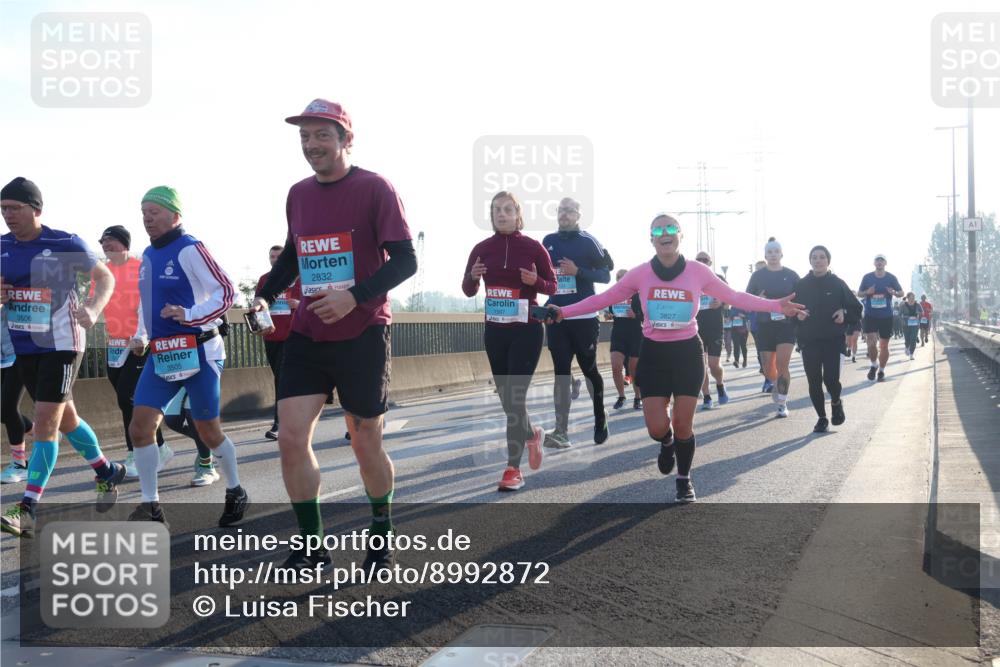 03.10.2025 - Köhlbrandbrückenlauf Luisa Fischer http://msf.ph/oto/8992872 03.10.2025 10:18:41 Position 3 3506, 3505, 2832, 124, 1597, 3827 meine-sportfotos.de