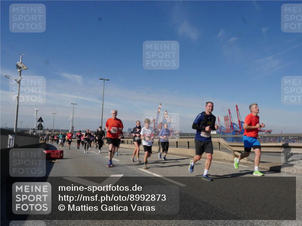 03.10.2025 - Köhlbrandbrückenlauf Matties Gatica Varas http://msf.ph/oto/8992873 03.10.2025 12:45:11 Position 2  meine-sportfotos.de