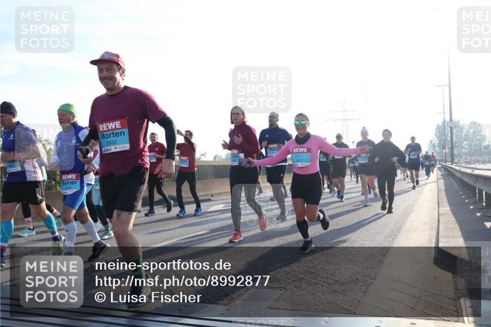 03.10.2025 - Köhlbrandbrückenlauf Luisa Fischer http://msf.ph/oto/8992877 03.10.2025 10:18:41 Position 3 15921, 3505, 2832, 1124, 3827 meine-sportfotos.de