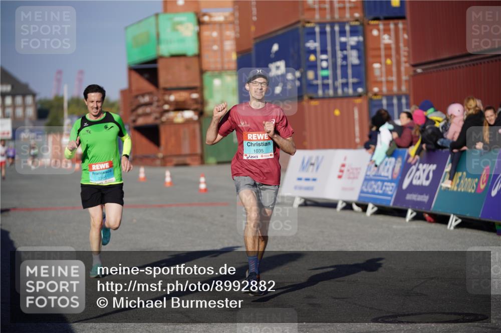 03.10.2025 - Köhlbrandbrückenlauf Michael Burmester http://msf.ph/oto/8992882 03.10.2025 09:52:53 Ziel 1035, 2705, 2933, 3269, 3629 meine-sportfotos.de