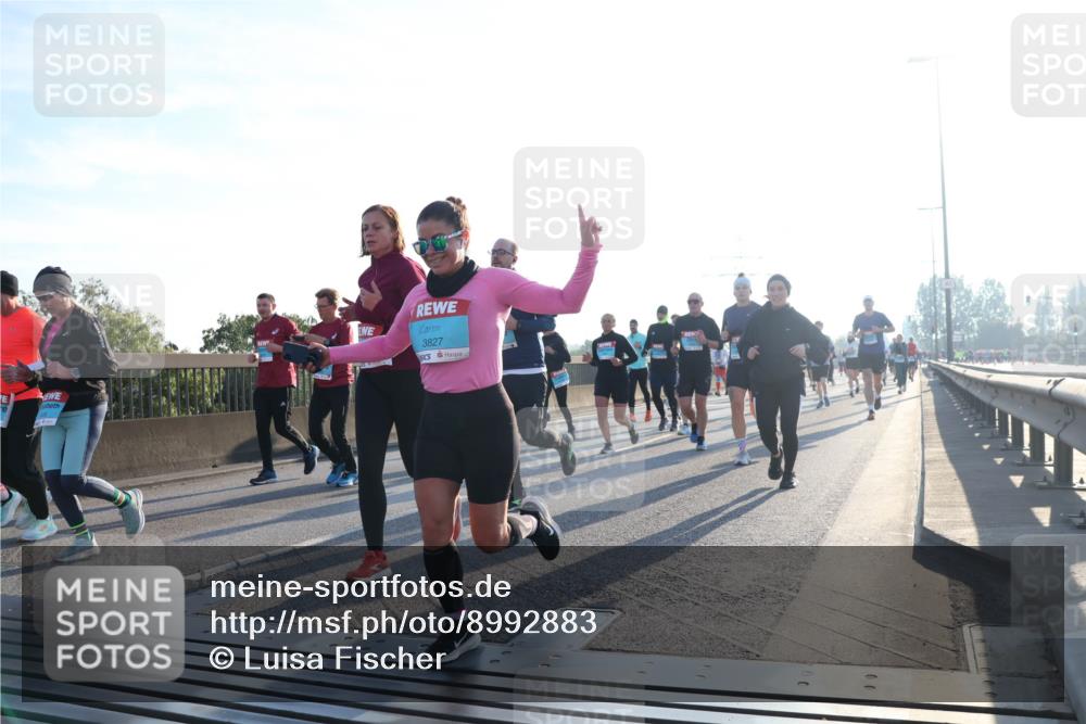 03.10.2025 - Köhlbrandbrückenlauf Luisa Fischer http://msf.ph/oto/8992883 03.10.2025 10:18:42 Position 3 3827 meine-sportfotos.de