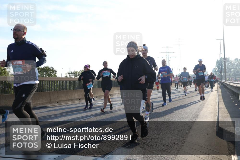 03.10.2025 - Köhlbrandbrückenlauf Luisa Fischer http://msf.ph/oto/8992891 03.10.2025 10:18:43 Position 3 1124 meine-sportfotos.de
