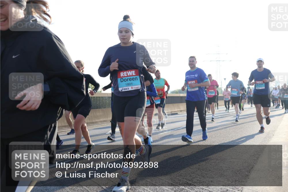 03.10.2025 - Köhlbrandbrückenlauf Luisa Fischer http://msf.ph/oto/8992898 03.10.2025 10:18:43 Position 3 1801 meine-sportfotos.de