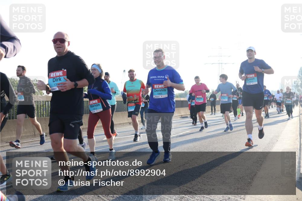 03.10.2025 - Köhlbrandbrückenlauf Luisa Fischer http://msf.ph/oto/8992904 03.10.2025 10:18:44 Position 3 130, 1812, 50, 1865 meine-sportfotos.de