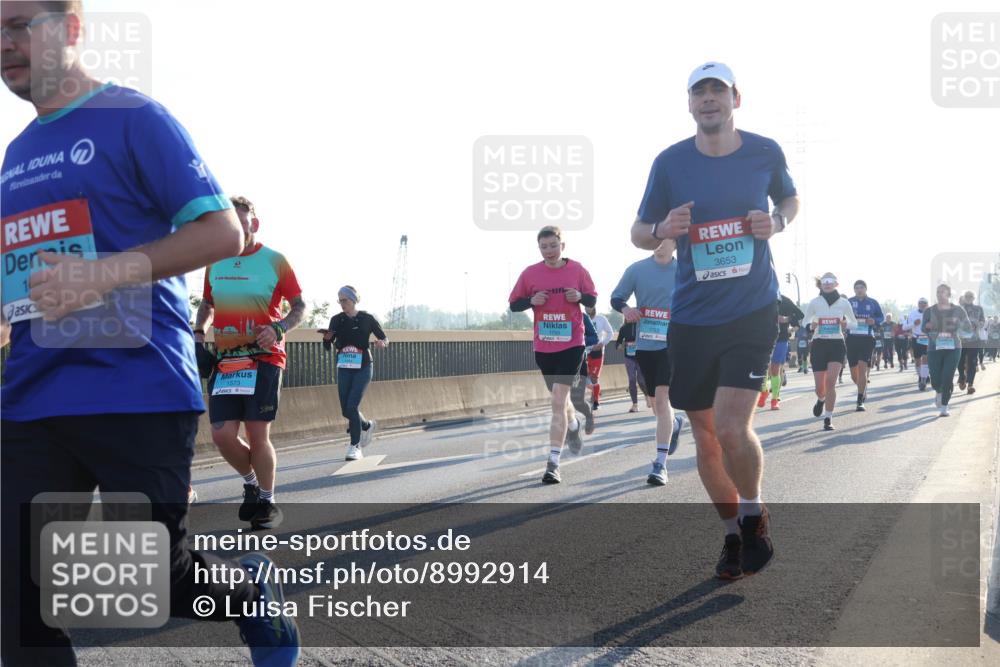 03.10.2025 - Köhlbrandbrückenlauf Luisa Fischer http://msf.ph/oto/8992914 03.10.2025 10:18:45 Position 3 2, 1573, 1753, 3653 meine-sportfotos.de