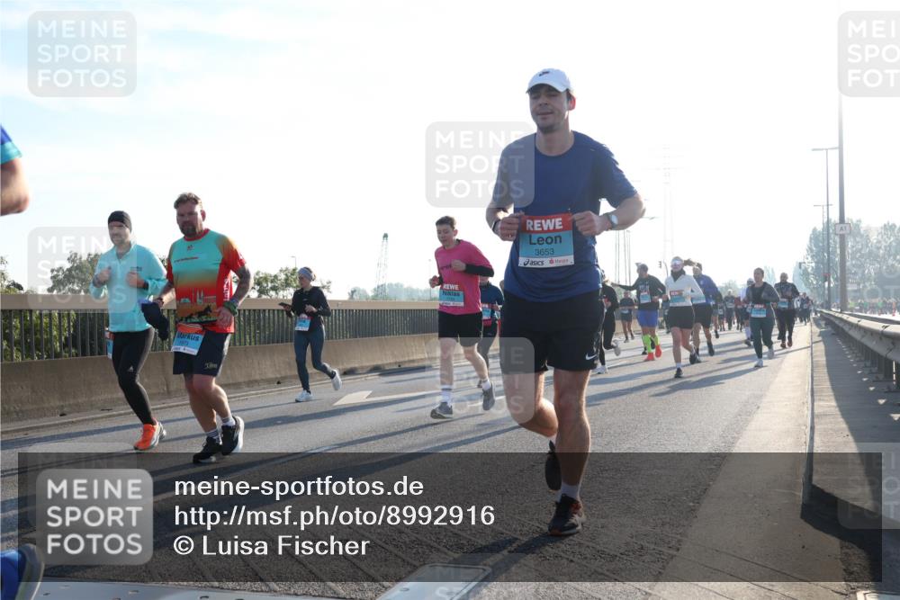 03.10.2025 - Köhlbrandbrückenlauf Luisa Fischer http://msf.ph/oto/8992916 03.10.2025 10:18:45 Position 3 3653, 1 meine-sportfotos.de
