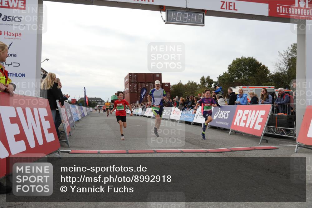 03.10.2025 - Köhlbrandbrückenlauf Yannick Fuchs http://msf.ph/oto/8992918 03.10.2025 16:03:45 Ziel 7409, 8980, 8981, 9484, 9730 meine-sportfotos.de