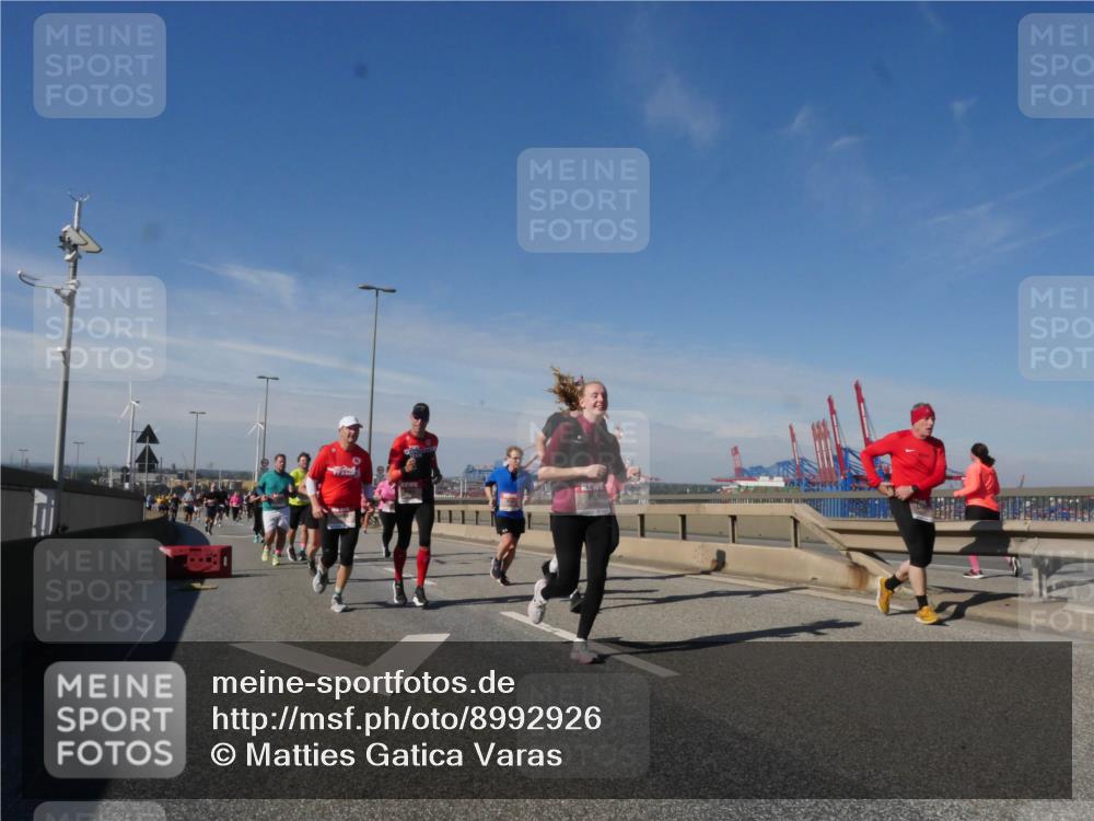 03.10.2025 - Köhlbrandbrückenlauf Matties Gatica Varas http://msf.ph/oto/8992926 03.10.2025 12:45:17 Position 2  meine-sportfotos.de