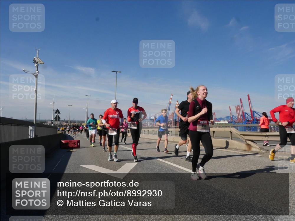 03.10.2025 - Köhlbrandbrückenlauf Matties Gatica Varas http://msf.ph/oto/8992930 03.10.2025 12:45:17 Position 2  meine-sportfotos.de