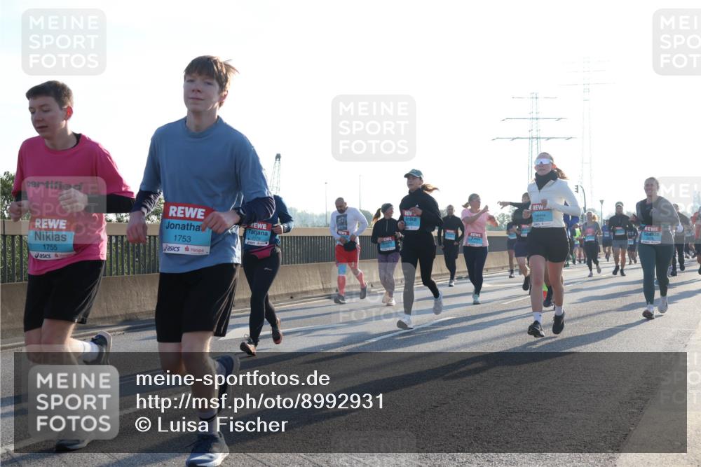 03.10.2025 - Köhlbrandbrückenlauf Luisa Fischer http://msf.ph/oto/8992931 03.10.2025 10:18:47 Position 3 1755, 1753 meine-sportfotos.de