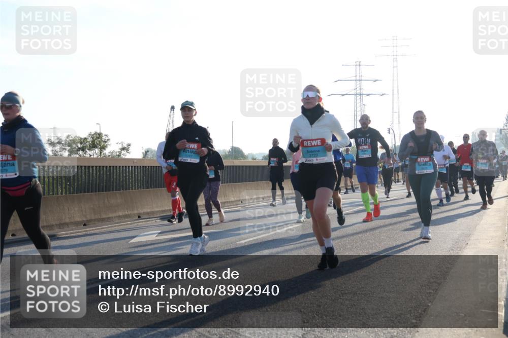 03.10.2025 - Köhlbrandbrückenlauf Luisa Fischer http://msf.ph/oto/8992940 03.10.2025 10:18:48 Position 3 2079, 1747, 3723 meine-sportfotos.de