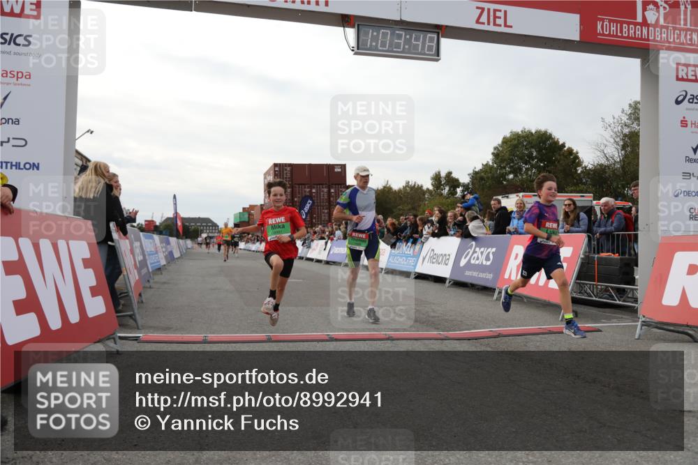 03.10.2025 - Köhlbrandbrückenlauf Yannick Fuchs http://msf.ph/oto/8992941 03.10.2025 16:03:46 Ziel 7409, 8980, 8981, 9405, 9730, 9746 meine-sportfotos.de