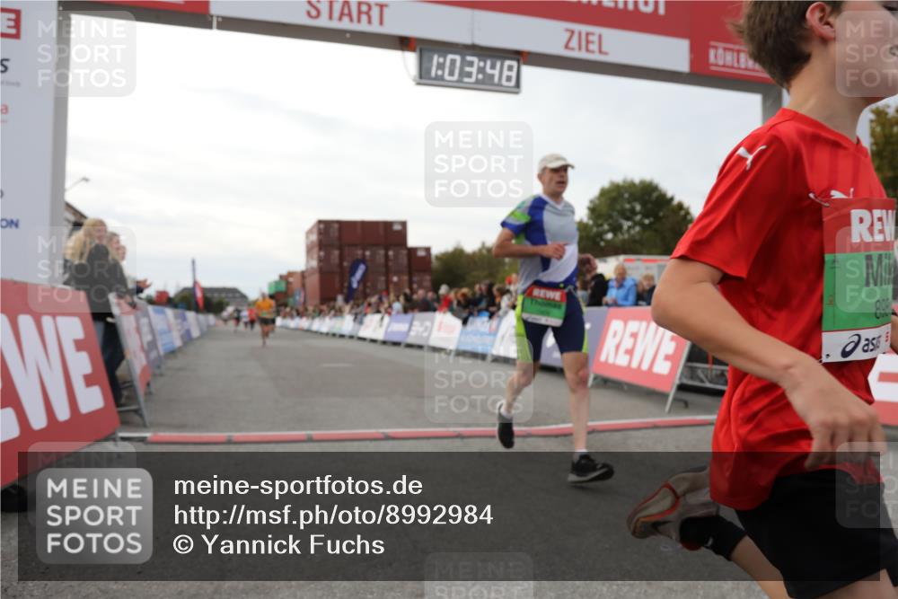 03.10.2025 - Köhlbrandbrückenlauf Yannick Fuchs http://msf.ph/oto/8992984 03.10.2025 16:03:47 Ziel 7409, 7811, 8980, 8981, 9405, 9473, 9672, 9730, 9746 meine-sportfotos.de