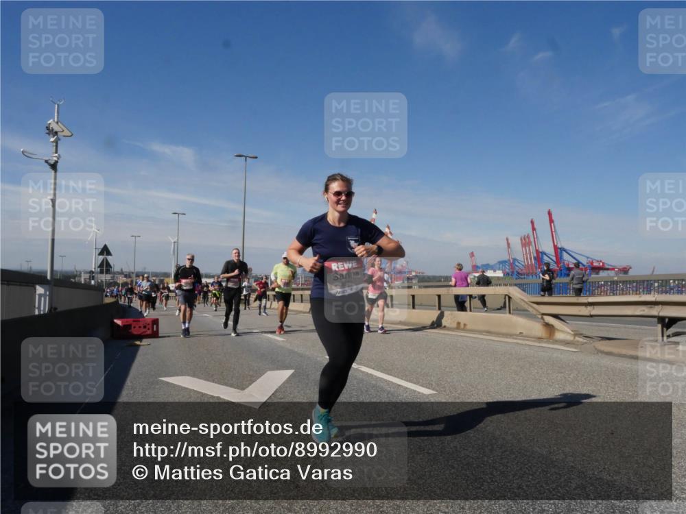 03.10.2025 - Köhlbrandbrückenlauf Matties Gatica Varas http://msf.ph/oto/8992990 03.10.2025 12:45:24 Position 2 4671 meine-sportfotos.de