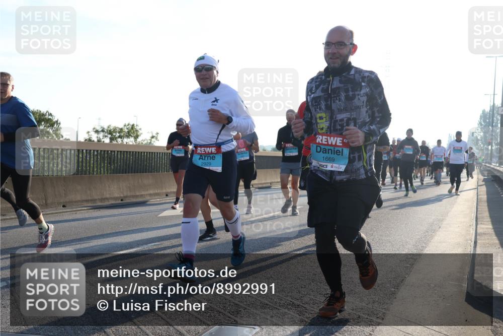 03.10.2025 - Köhlbrandbrückenlauf Luisa Fischer http://msf.ph/oto/8992991 03.10.2025 10:18:53 Position 3 2929, 1669 meine-sportfotos.de