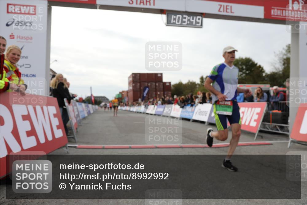 03.10.2025 - Köhlbrandbrückenlauf Yannick Fuchs http://msf.ph/oto/8992992 03.10.2025 16:03:47 Ziel 7409, 7811, 8980, 8981, 9405, 9473, 9672, 9730, 9746 meine-sportfotos.de