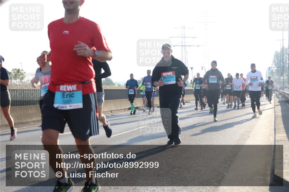03.10.2025 - Köhlbrandbrückenlauf Luisa Fischer http://msf.ph/oto/8992999 03.10.2025 10:18:54 Position 3 3201 meine-sportfotos.de