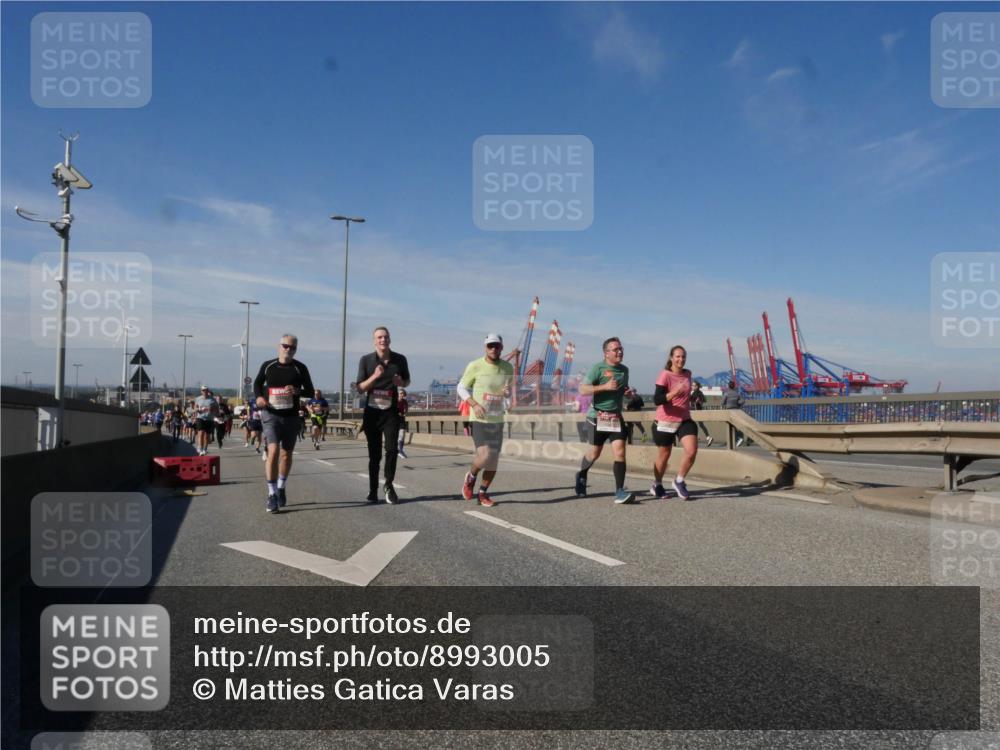 03.10.2025 - Köhlbrandbrückenlauf Matties Gatica Varas http://msf.ph/oto/8993005 03.10.2025 12:45:26 Position 2  meine-sportfotos.de
